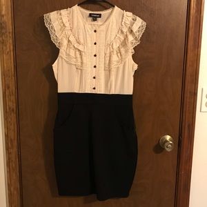 BeBe Dress- size small. Pockets!